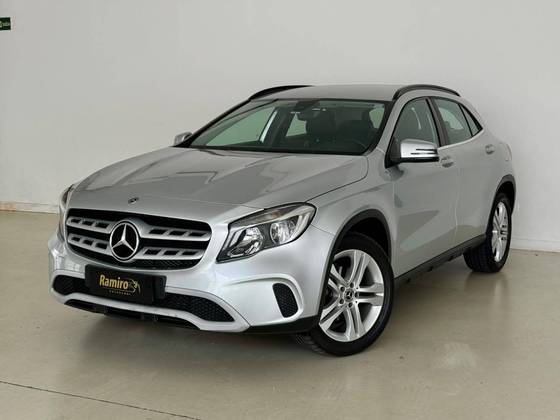 MERCEDES-BENZ GLA 200 1.6 CGI FLEX STYLE 7G-DCT MERCEDES-BENZ GLA 200 1.6 CGI FLEX STYLE 7G-DCT